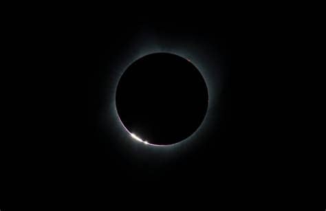 Как увидеть кольцевое солнечное затмение. Полное солнечное затмение 2017 года (14 фото)