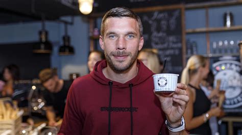 Fc köln ist die seele der stadt! 'Ice Cream United': Lukas Podolski eröffnet seine erste ...