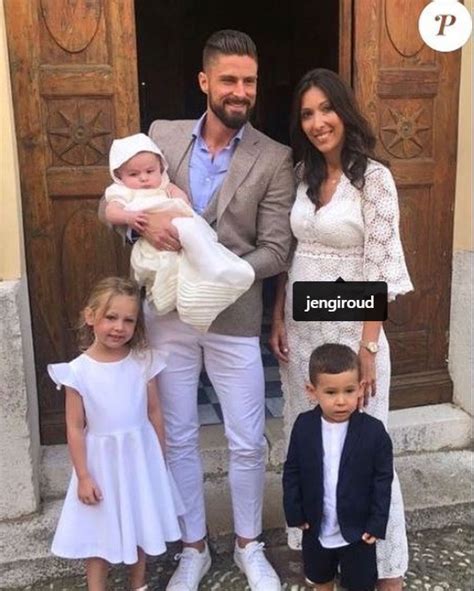 Chelsea et le footballeur italien, jorginho, attendent un enfant avec la star de the voice, catherine harding, après sa séparation d'avec sa femme désormais éloignée, natalia leteri. Chelsea Players Wives and Girlfriends WAGs 2020!