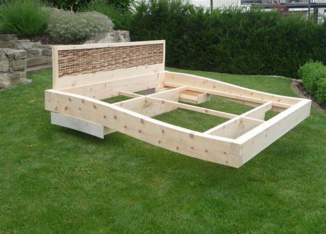 Jedes zirbelkiefer bett ist metallfrei und sehr hochwertig verarbeitet. Bett aus Zirkelkiefer
