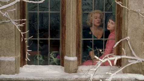 On fait des cathédrales où tous ceux qui sont seuls s'accrochent à une étoile pour ne pas vivre seul je t'aime et je t'attends pour avoir l'illusion de ses palaces mais on a jamais fait un cercueil à deux places pour ne pas vivre seul moi je vis avec toi je suis seule avec toi tu es seul avec moi pour. pour ne pas vivre seul -cover (8 Femmes) - YouTube