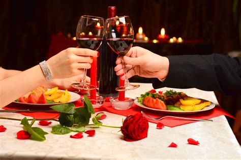Y es que para sorprender a tu pareja, no basta con una. Romantic Restaurants Perfect For Your First Date | Pune365