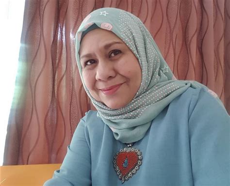 Fauziah ahmad daud — engkaulah kepunyaanku 03:14. Malaysian actress-turned-producer Fauziah Ahmad Daud turns ...