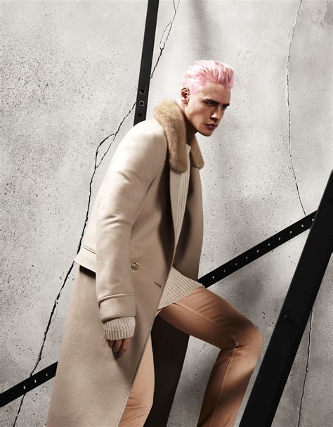 versace-fall-winter-2015-menswear-campaign-the-fashionisto