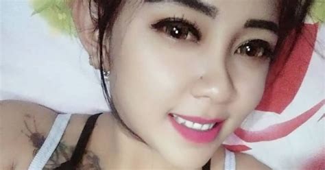 Yang akan aku ceritakan disini adalah pengalamanku dengan penghuni kos putri yang berada di belakang kosku. Cerita Dewasa - Skandal sex dengan tante Lia - Cerita ...