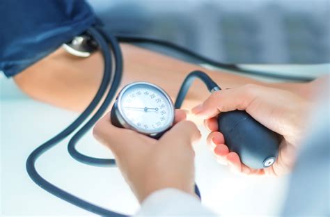 Seseorang yang menderita tekanan darah tinggi harus segera diobati. 7 Cara Elak Tekanan Darah Tinggi Yang Ramai Tak Tahu