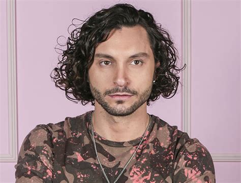 Santiago meneghello is an actor, known for aquí no hay quien viva (2009), ausencia (2017) and destinos cruzados (2004). teleseries chilenas: SANTIAGO MENEGHELLO: "Mauro es el ...