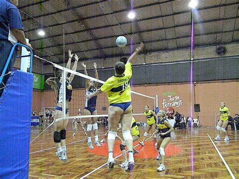 Las gladiadoras aprovecharon la primera semana de parate de fútbol en el torneo para trasladarse al centro de entrenamiento del club en ezeiza y así poder en. Boca Juniors Voley Femenino: Cuando tan solo faltan un par ...