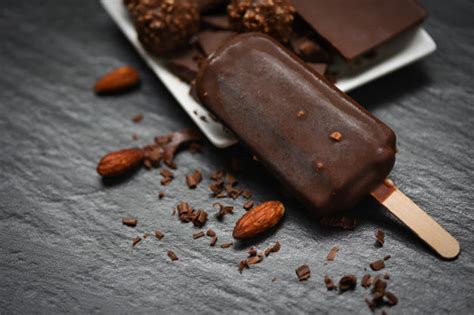 Esta mousse de chocolate é muito interessante porque é feita com chocolate em pó no lugar do chocolate em barra. Receitas de picolé simples de chocolate com leite em pó ...