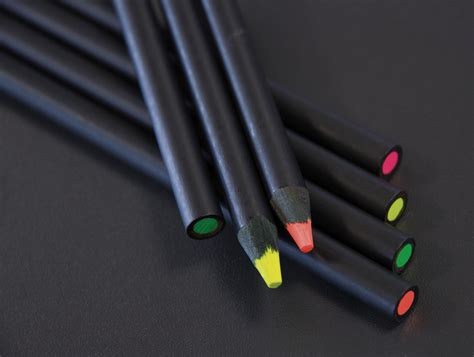 Crayon publicitaire personnalisé le souci de tout acheteur d'objet publicitaire est de trouver un article de haute qualité, abordable et utile. Surligneur Black 17,6 Cm | Crayon Publicitaire | Crayons ...