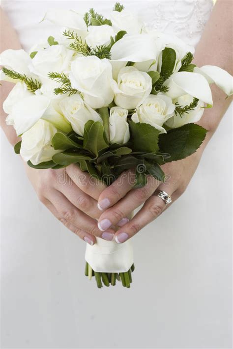 Alles gute zum geburtstag handschrift monogramm. Weißer Blumenstrauß stockfoto. Bild von verbindung, formal - 17512736