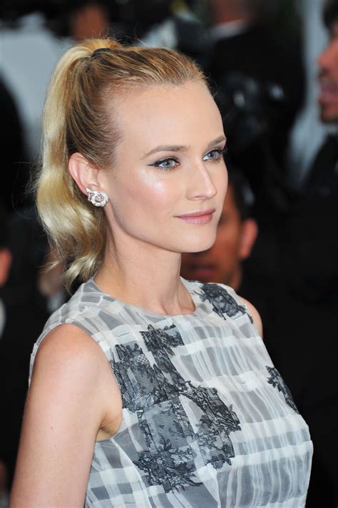 Bastien, un assistant de production ambitieux, est remarqué par un producteur connu. Diane kruger scène de sexe de troy Les plus femme a baiser