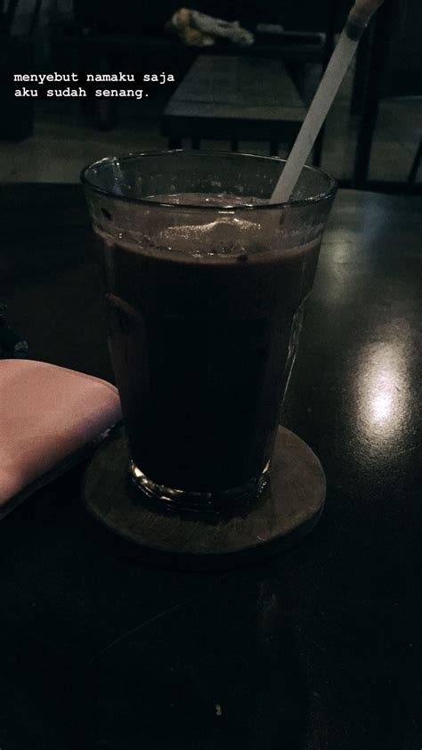 Bagiku ia adalah sekumpulan ceria yang disederhanakan lewat bahasa langit. Senja Dan Kopi - Blog Yuri