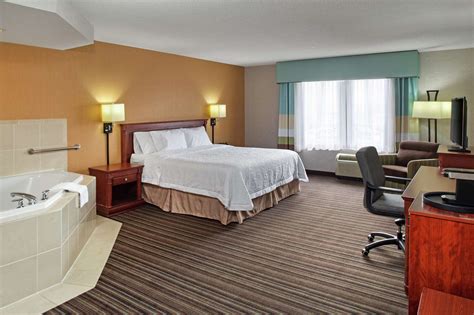 We offer hotel amenities like a free airport shuttle, free wifi, free hot breakfast, an outdoor pool, fitness center, and more. Hampton Inn & Suites Toronto Airport Mississauga, ON - See ...