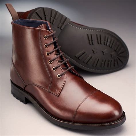 Salah satunya oleh pria asal kota bharu, kelantan, malaysia yang dengan enggan menjual sepasang sepatu converse non skid miliknya, lapor says, selasa (29/6/2021). Ini 4 Jenis Sepatu Boot yang Harus Dimiliki Setiap Pria ...