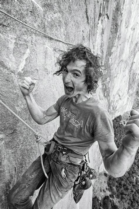 Adam ondra sends the dawn wall. Adam Ondra conclui a primeira repetição da Dawn Wall