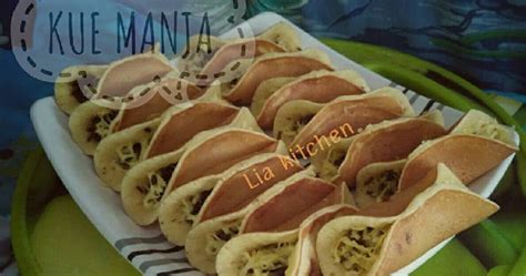 Jangan membuka tutup panci kukusan/dandang sebelum matang. Resep Kue Manja - RESEPXYZ