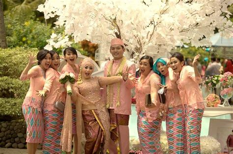 Pemilihan warna dominan pink dan pastel menjadi ciri khas venue pernikahan ini. Tips Unik Cara Membuat Dekorasi Pernikahan Gaya Shabby ...