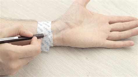 Use a paper measuring tape to measure around your wrist. How To Measure Your Wrist Size Properly (+ Straps ...