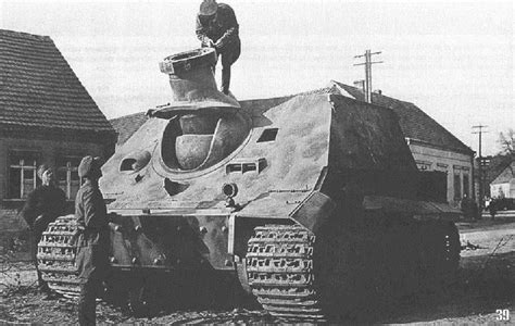 Easily add text to images or memes. Le sturmtiger du musee de Kubinka
