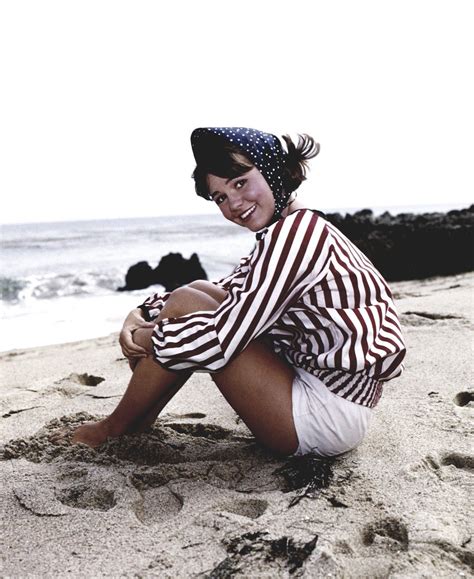 Released by columbia pictures, the film is a sequel to the 1959 sandra dee beach movie vehicle gidget. Sally Field, c. 1965. | Sally field, Gidget, American flag ...