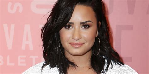 Demi lovato is embroiled in controversy after images from her alleged private instagram account were reportedly leaked and they seem to make fun of her former friend selena gomez. Demi Lovato Reveals the 'Best Part' of Being Single | Demi ...