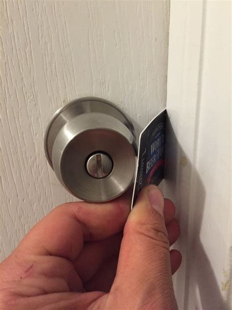 Last updated on august 17th, 2020. How to open a locked bedroom door without using a key - Quora