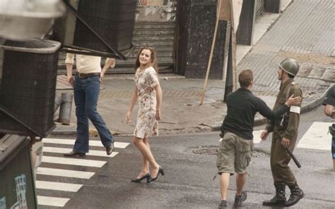 Эмма уотсон, даниэль брюль, микаэль нюквист и др. Emma Watson in Short Dress on Colonia Dignidad set -04 ...