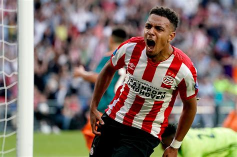 The philips sport vereniging, abbreviated as psv and internationally known as psv eindhoven (pronounced ˌpeːjɛsˈfeː ˈɛintɦoːvə(n)), is a sports club from eindhoven, netherlands. PSV - Ajax: wie was jouw man of the match? | Sportnieuws