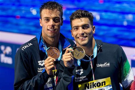 Prima medaglia d'oro per l'italia agli europei di nuoto di londra: Gregorio Paltrinieri e Gabriele Detti | Athlete, Class ...