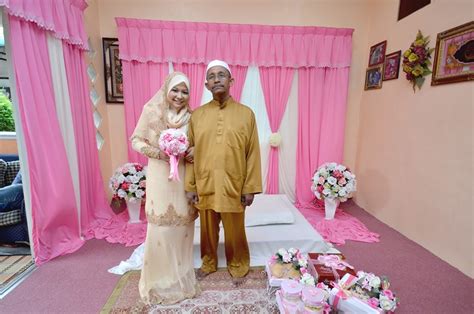 gambar majlis pertunangan gadis 20 tahun ini jadi tumpuan ramai sebab terlalu simple! Wawa Syaida: Pelamin Majlis Pertunangan