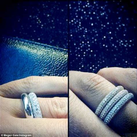 Viimeisimmät twiitit käyttäjältä kelly gale (@kellybellyboom): Megan Gale wears ring on THAT left-hand finger at Logie ...