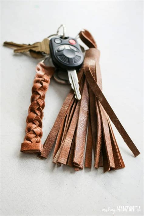 Wish i was there for cristmas ! Leather Keychain - Great DIY Christmas Gift Idea - Making ...