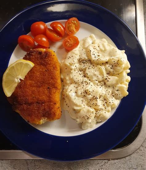 This classic french chicken dish, adapted from jane and michael stern's book american gourmet, more than lives up to its name (cordon bleu means blue ribbon). Chicken cordon blue with potato salad : FoodPorn