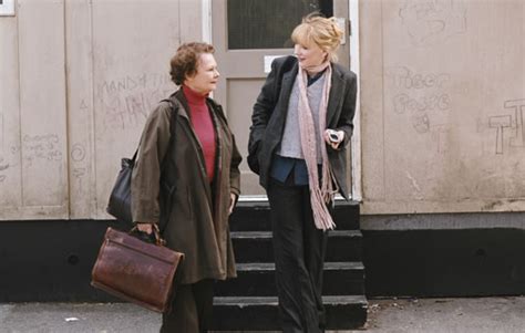 Guardare film gratis in altadefinizione. Diario di uno scandalo (2006) regia di Richard Eyre | cinemagay.it