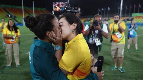 Até o momento, a seleção portuguesa de futebol feminino não se classificou para os jogos olímpicos. Rio 2016 se transforma na Olimpíada mais gay da história ...