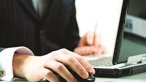 .15 de abril), o teletrabalho é obrigatório em todo o país, desde que seja compatível com as funções do nos sectores onde o teletrabalho não é compatível, as empresas são obrigadas a adoptar. Covid-19: Teletrabalho volta a ser obrigatório durante ...