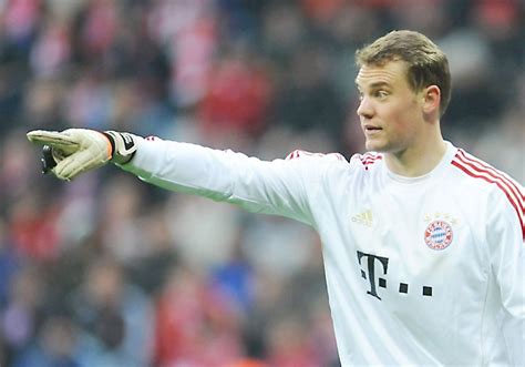 He is the goalkeeper for fc bayern munich and germany national team. Das Trikot der Nummer 1: Manuel Neuers CL-Trikot