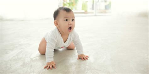 Perkembangan bayi usia 5 bulan: Perkembangan Bayi 7 Bulan Mulai Tumbuh Gigi dan Merangkak ...
