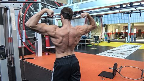 Fitnessmodel joel beukers keek vanmorgen raar op toen hij bij zijn auto kwam. #14 BACKDAY 3X PULLDOWN! EINDELIJK RIPPED!🏆 - YouTube