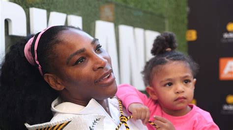 Als profisportlerin geriet serena williams schon in so manchen situationen unter druck: Serena Williams: Tochter crasht süß ein Beauty-Video des ...