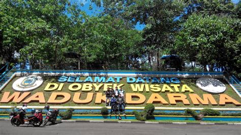 Keberadaan waduk darma pada masa para wali datang ke darma sudah merupakan situ/danau kecil dan sebagian merupakan kawasan pesawahan dan pemukiman penduduk serta merupakan titik temua antara desa darma, jagara. Waduk darma Kuningan Jawa Barat - ed1 - Blogger Indramayu