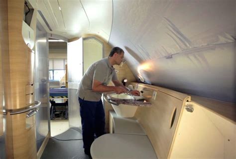 Emirates first class im a380, mein flugreport / review der luxusklasse am himmel von emirates airlines im flug von dubai. A380 ist Musterbeispiel für innovative First- und Business ...