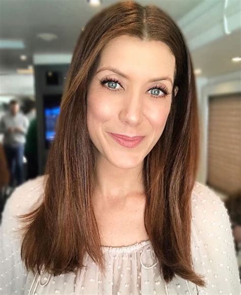 Grey's anatomy star continues to find success with her boyfriend perfume. Kate Walsh em 2019