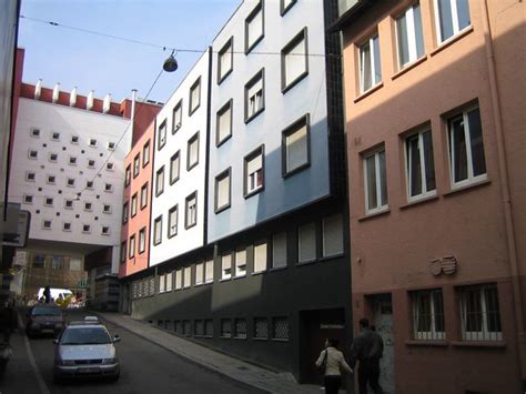 Die eigentumswohnung befindet mehr anzeigensich in einem 1964 erbauten haus und wird durch eine. Drei Farben Haus | ein vergleichsweise konservativer Puff ...