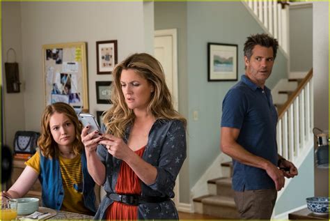 Timothy olyphant as joel hammond. 'Santa Clarita Diet' Releases First Pictures & Guest Star ...