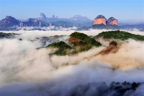 Hier, am vierländereck, treffen russland. BILDER: Danxia Shan Gebirge, China | Franks Travelbox