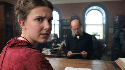 Enola holmes streaming senza limiti per tutti. Millie Bobby Brown als Sherlock Holmes kleine Schwester in ...