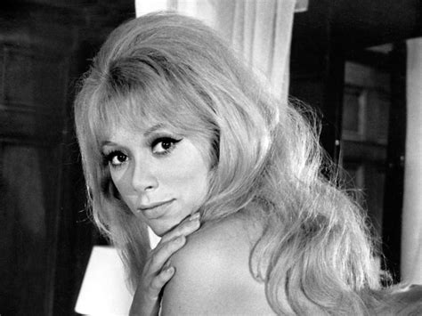 Последние твиты от all mireille darc (@allmireilledarc). Mort de Mireille Darc : pourquoi elle n'a jamais eu d ...