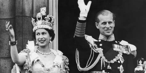 Queen elizabeth ii's journey to the throne though she has proved a model monarch ever since, heavy was the head that assumed the crown 68 years ago Love Story : la reine Elizabeth II et le duc d'Edimbourg ...